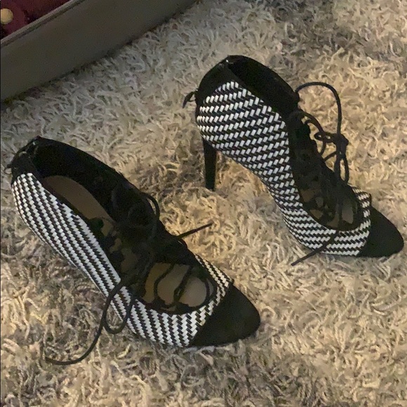 Zara lace up Black and White heel 8/38 - Picture 1 of 3